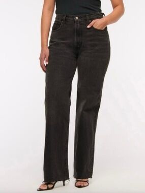 Abercrombie & Fitch Ultra High Rise 90s Straight Jean Faded Black Size26 Raw Hem